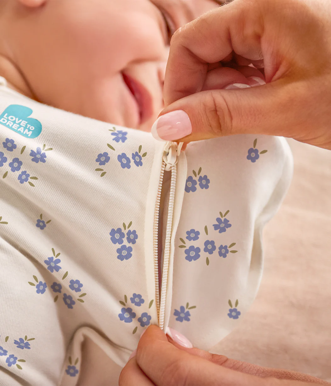 Swaddle Up™ 2-in-1 Transition Bag 1.0 TOG Cotton Jacaranda Meadow - Image 5