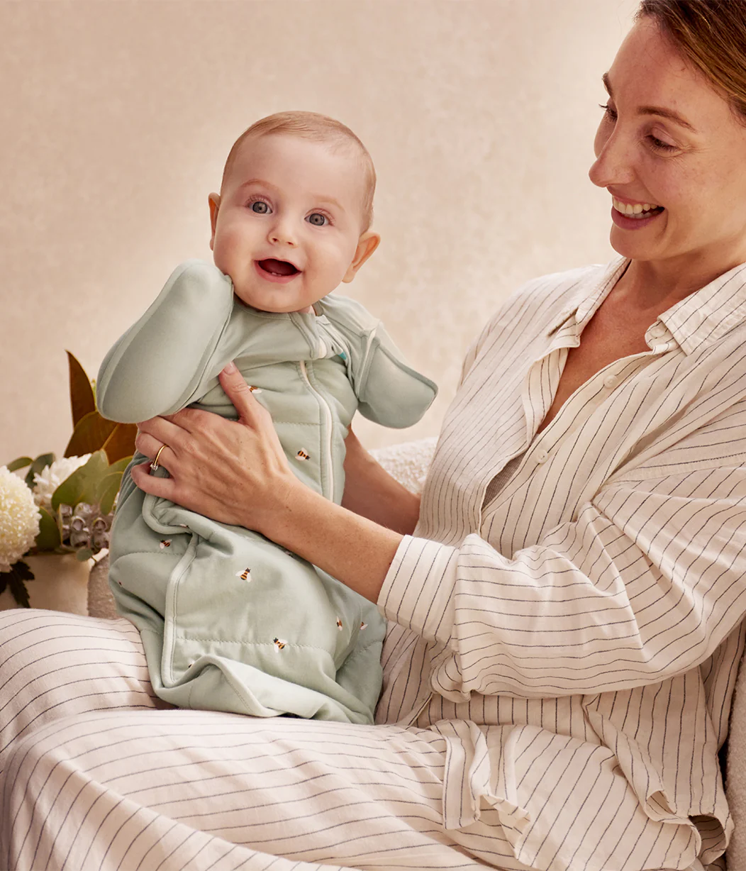 Swaddle Up™ 2-in-1 Transition Bag 2.5 TOG Cotton Olive Bees - Image 8