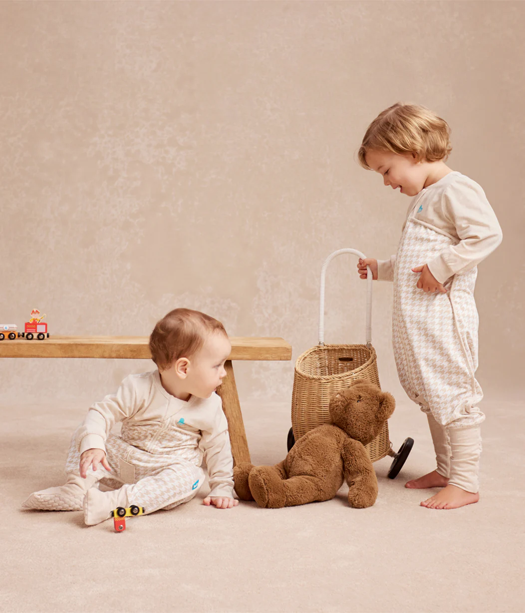 Ultimate Toddler Mattress Gift Bundle | Mattress | Sleep Suit | Towel | Wash Cloth | Burp Cloth | Bib | Blush - Image 6